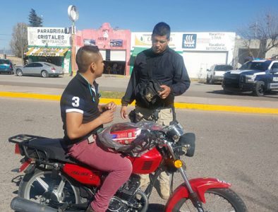 Promueven uso de casco entre motociclistas de Vicente Guerrero