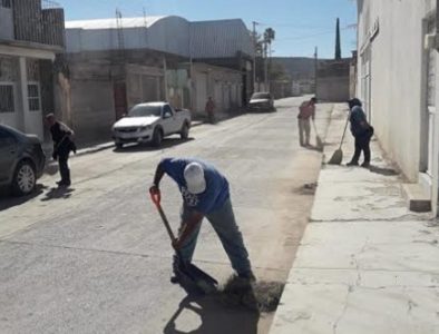 Continúa limpieza de calles en Peñón Blanco