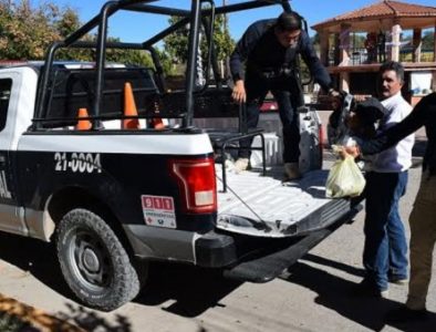 Protección Civil de Peñón Blanco entrega víveres a damnificados por las lluvias