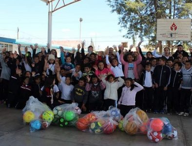 Entregan material deportivo a la primaria ‘Justo Sierra’ de Guadalupe Victoria
