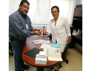Gobierno municipal entrega termómetros infrarrojos al Hospital Integral de Canatlán