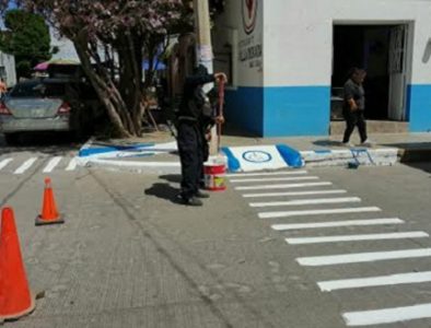Continúa rehabilitación de señales de tránsito en Villa Unión
