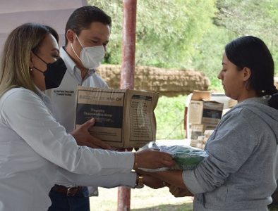 Continúa entrega de paquetes alimentarios en Peñón Blanco