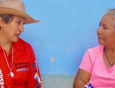 Continúa Fabiola Bugarín recorriendo sectores de Cuencamé