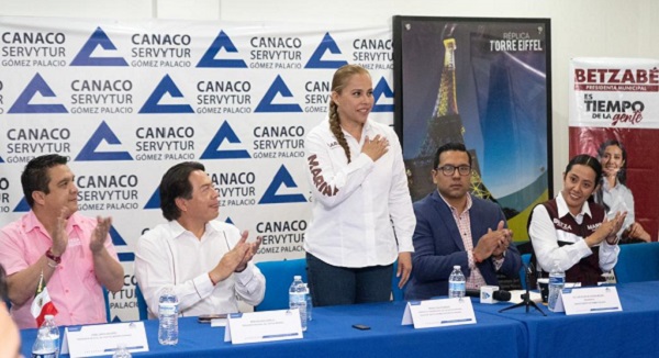 Marina presenta proyecto incluyente a Canaco de Gómez Palacio