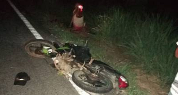 Derrape de motocicleta en Poanas deja un occiso y un lesionado