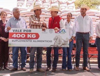 Marisol y Esteban llegan a Nuevo Ideal con apoyos para menonitas y ganaderos
