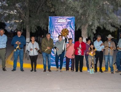 Presidenta Municipal de Poanas entrega guarniciones en la colonia El Refugio