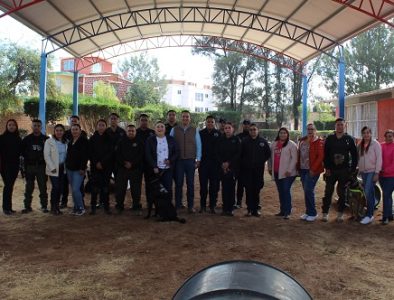 Binomios caninos visitaron escuelas de Vicente Guerrero