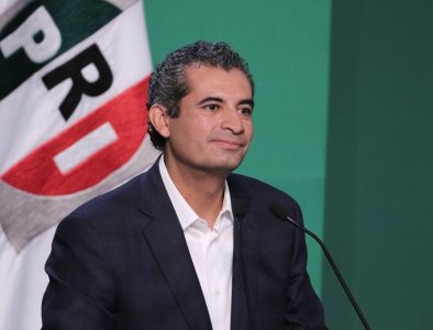 Formaliza PRI su renuncia a presupuesto del INE; busca eliminar plurinominales