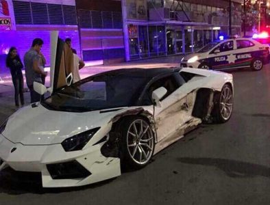 Chocó taxista a un Lamborghini en Gómez Palacio