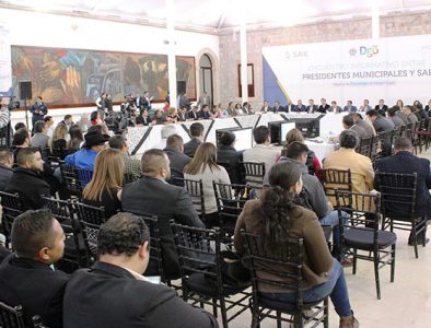 Presente Cuencamé en el encuentro entre Presidentes Municipales y SAE