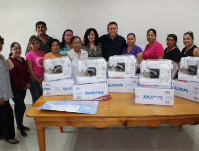 Entregan equipo que apoyará a la Casa de la Cultura de Cuencamé