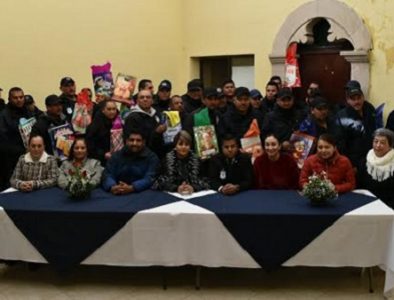Reconocen en Canatlán a policías en su día