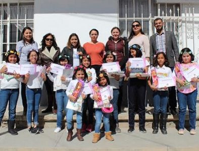 Niñas de Poanas donan cabello para ayudar a personas que padecen cáncer