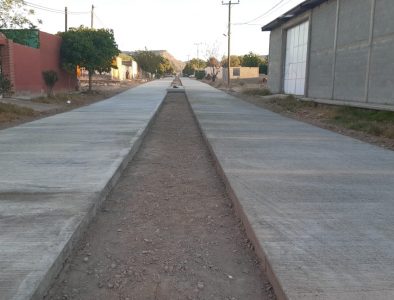 Continúan obras de pavimentación en comunidades de Nazas