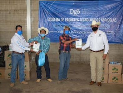 Entregan fertilizante orgánico en Peñón Blanco