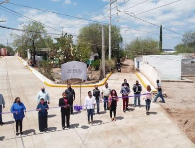 Luly Martínez inaugura obra de pavimentación en la comunidad Pueblo de Santiago