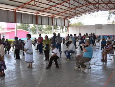 Poanas apoya a los adultos mayores y personas con discapacidad