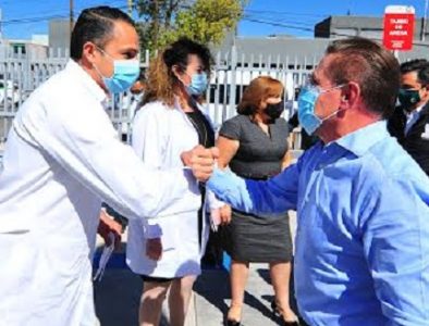 Atiende Aispuro demandas del personal de Salud