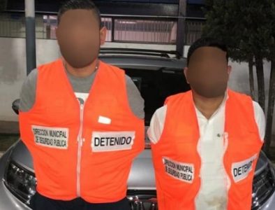 Policías capitalinos detienen a sujetos que dañaban cajero en la colonia Industrial
