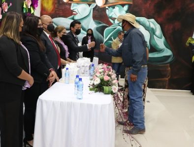 Celebran ‘Una Boda Para Todos’ en Cuencamé