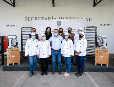 Con maquinaria, Gobierno municipal de Durango incentiva el desarrollo empresarial rural