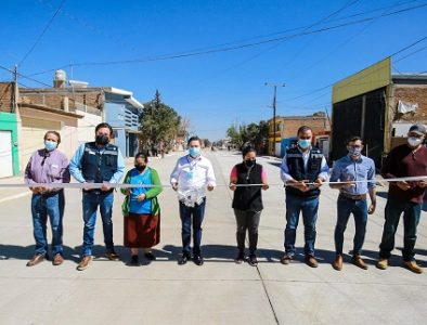 Entregan pavimentación de una calle más, en la José Ángel Leal