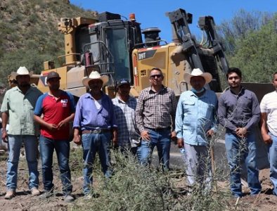 Inicia rehabilitación de bordo de abrevadero en comunidad La Cureña, de Cuencamé