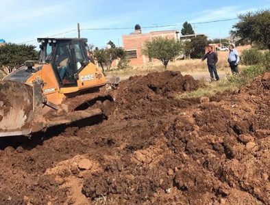 Agustín Sosa supervisa obras de desazolve en sectores de la cabecera municipal de Guadalupe Victoria