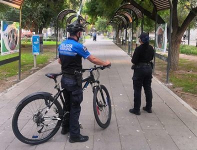 Policías municipales de Durango capital impiden que mujer se arrojara de un puente