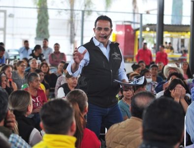 Inmediato y de frente, Toño Ochoa le resuelve a la gente