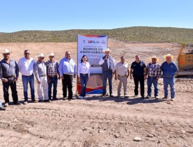En Hidalgo, construye y entrega Gobierno de Esteban el cuarto bordo de abrevadero más grande del estado