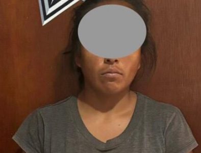 Detienen a mujer que robó caja registradora en Vicente Guerrero
