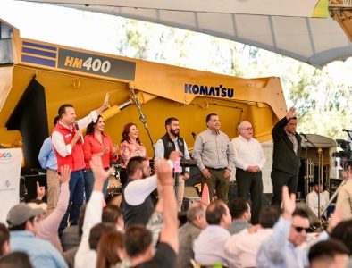 Anuncia gobernador Esteban inicio de reparación de carreteras durante celebración del Día del Caminero