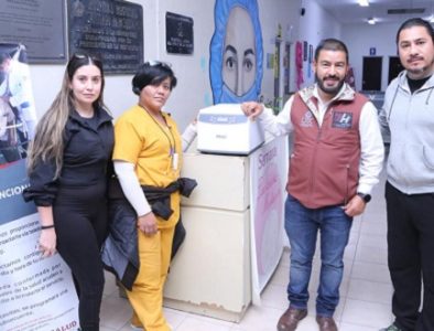 Dona Héctor Herrera equipo para mejorar Hospital Regional de Santiago Papasquiaro