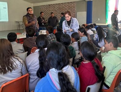 Imparten plática a jóvenes de telesecundaria de Vicente Guerrero