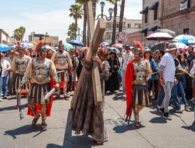 Transcurre el tradicional Viacrucis de Semana Santa en el Festival Ricardo