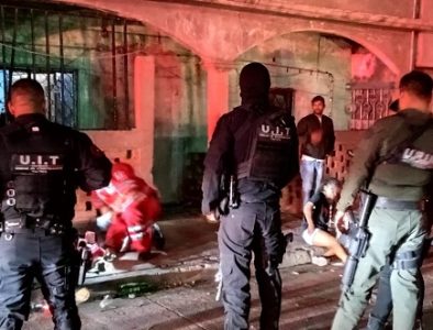 Detiene a 3 hombres y una mujer por participar en una riña en la colonia Arturo Gámiz