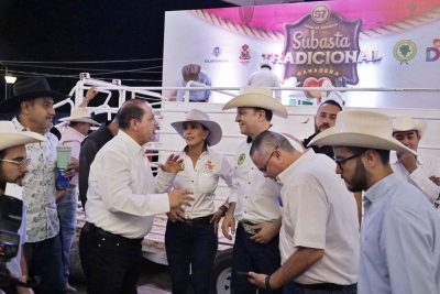 Diputados del PRI participan en la Subasta Ganadera; apoyan a niñas y niños sin hogar en Durango