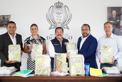 Gobierno Municipal de Durango entrega 1,869 paquetes de útiles escolares a trabajadores sindicalizados
