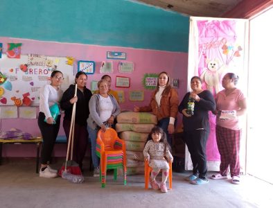 Silvia Rangel lleva apoyos a Oriente Aguanaval