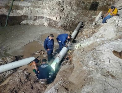 SIDEAPA repara tubo roto de agua potable en Gómez Palacio