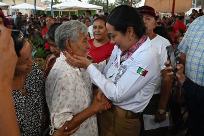 Lleva Betzabé Martínez Jornadas del Pueblo a San José del Viñedo
