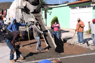 Continúan labores de rehabilitación vial en Santiago Papasquiaro