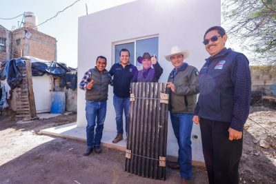 Entrega Toño Ochoa cuartos adicionales en Gabino Santillán