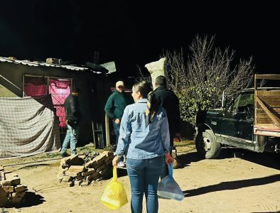 Entrega Zaira Quiñones cenas navideñas a familias de Nuevo Ideal