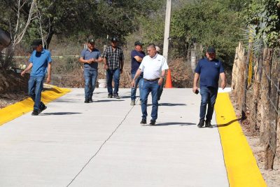 Entrega Ricardo Ochoa pavimentación con concreto hidráulico en El Carrizal