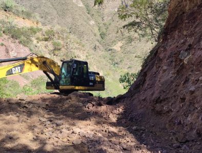 Gobierno Municipal de Otáez amplía camino El Rincón–cabecera municipal