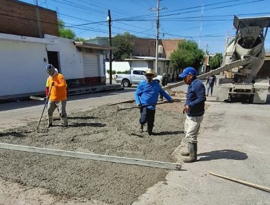 Realiza César Salas trabajos de bacheo en Vicente Guerrero